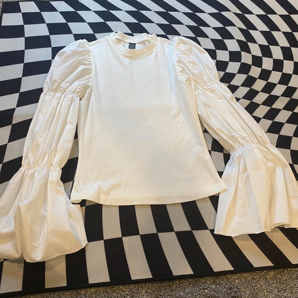 SHEIN Black and White Ruffled Long Sleeve Blouse